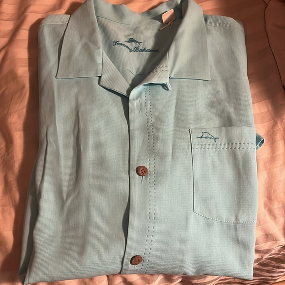 Tommy Bahama light blue silk shirt - Picture 3 of 5